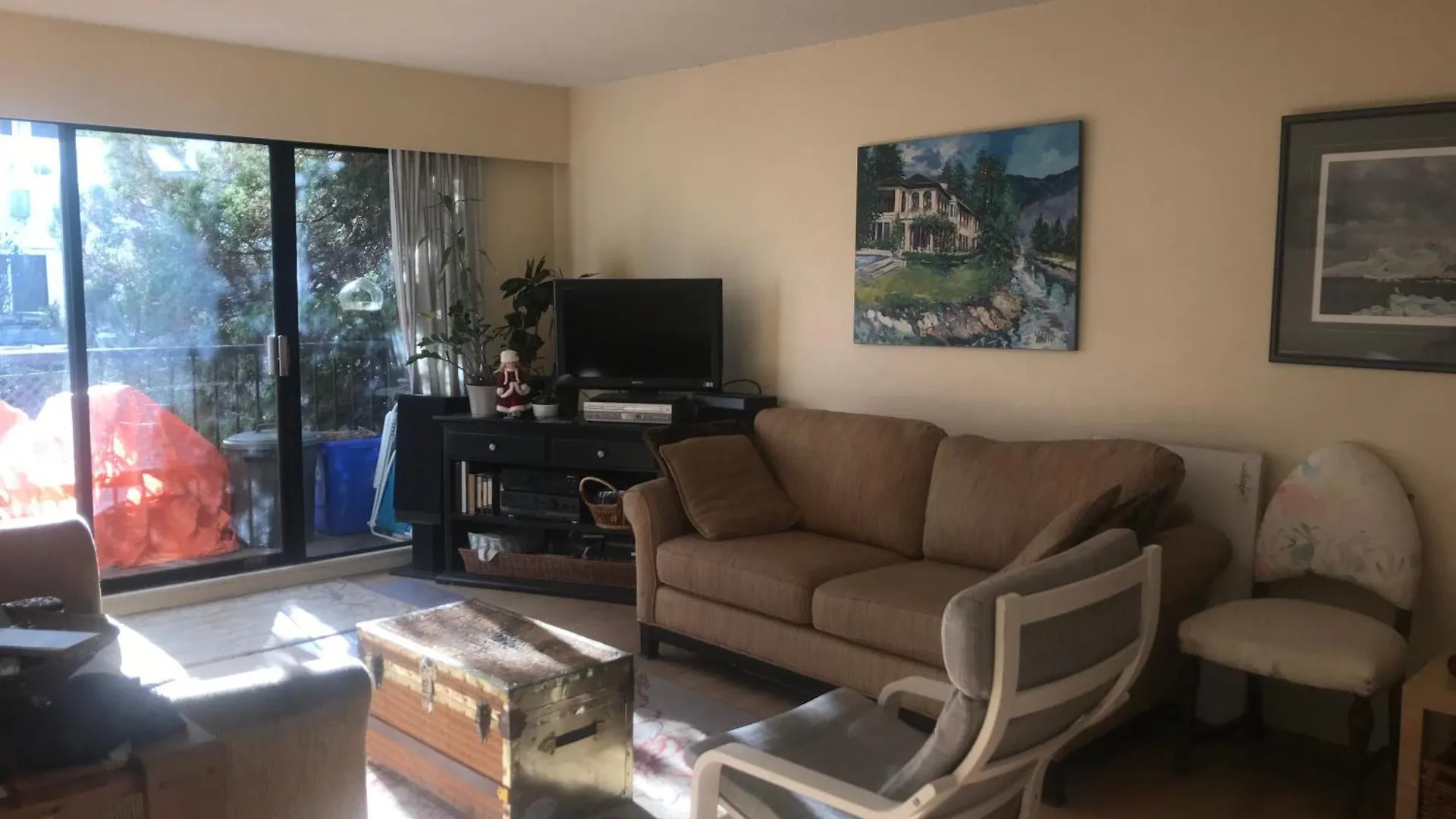 Great Location In The Mount Pleasant Neighbourhood Apartment Vancouver Canada